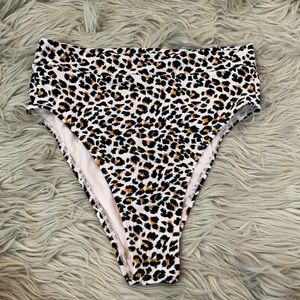 Leopard bikini bottom
